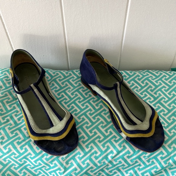 Rare Prada Fairy Flats - Picture 2 of 4